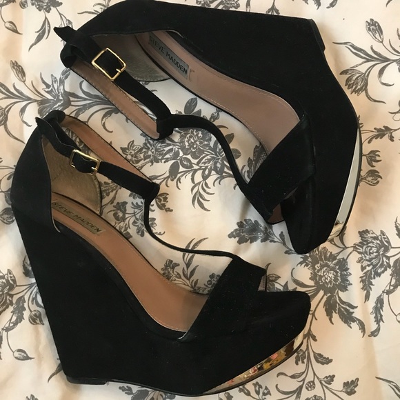 Steve Madden Shoes - Steve Madden suede platform wedges